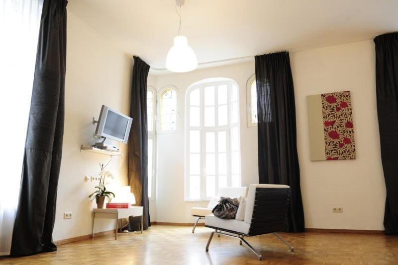 Key Inn Appart Hotel Belair Luxembourg Room photo